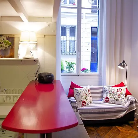 Le Flore Apartment
